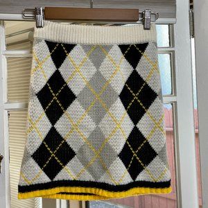 Fashion Nova Yellow, Black, and Grey Plaid Argyle Knit Mini Skirt Size Medium